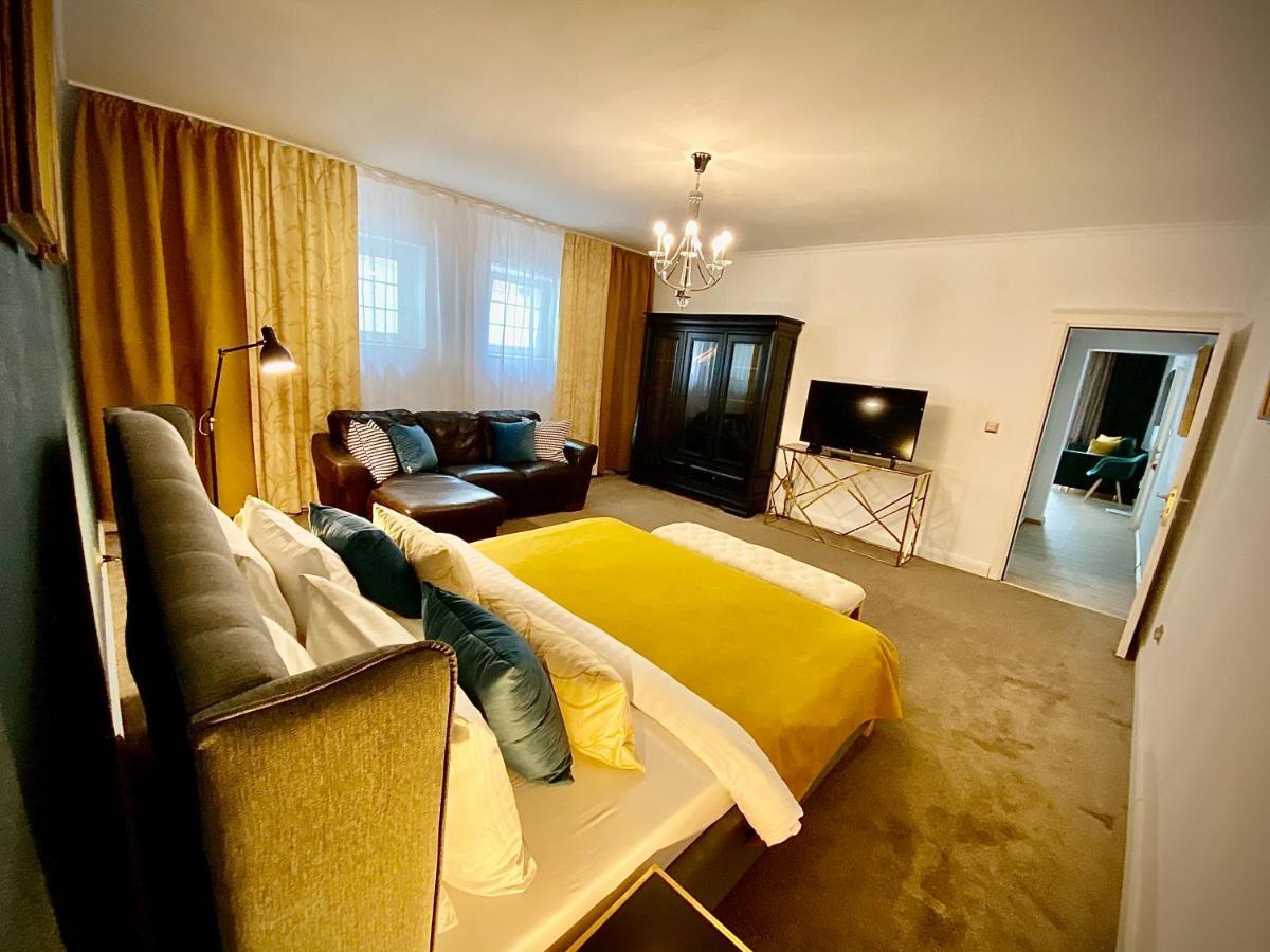 Sarada Boutique Luxury Apartment デヴァ エクステリア 写真