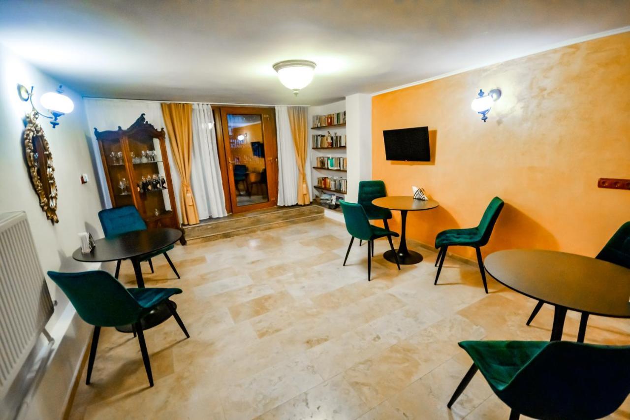 Sarada Boutique Luxury Apartment デヴァ エクステリア 写真